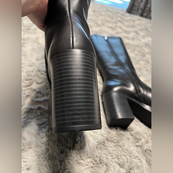 Black Leather Knee Boots - size 6 - Picture 6 of 10
